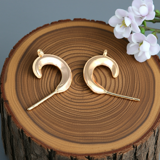 Curve Stud Earrings